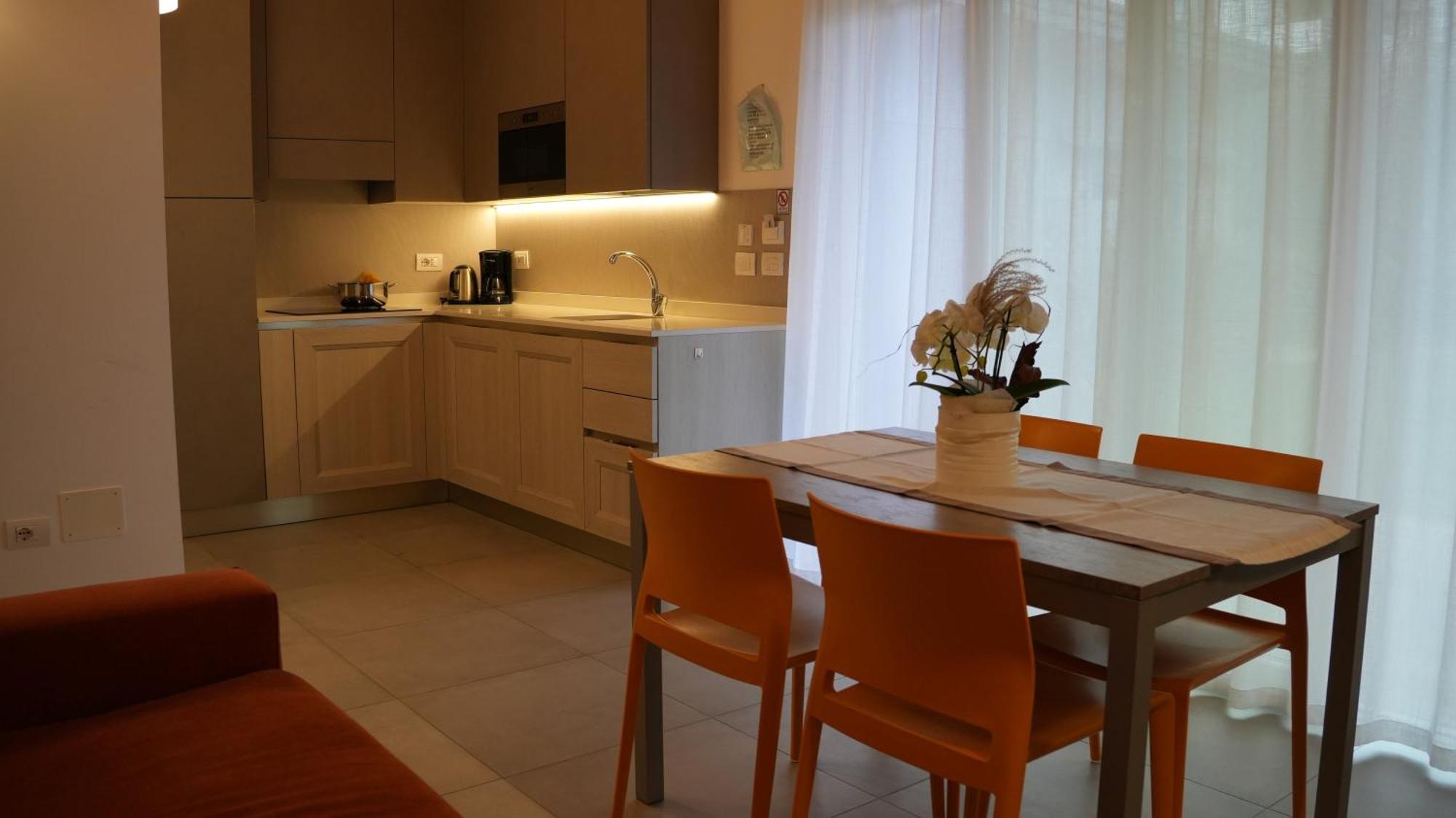 Casa Maria Apartments Riva del Garda Bilik gambar