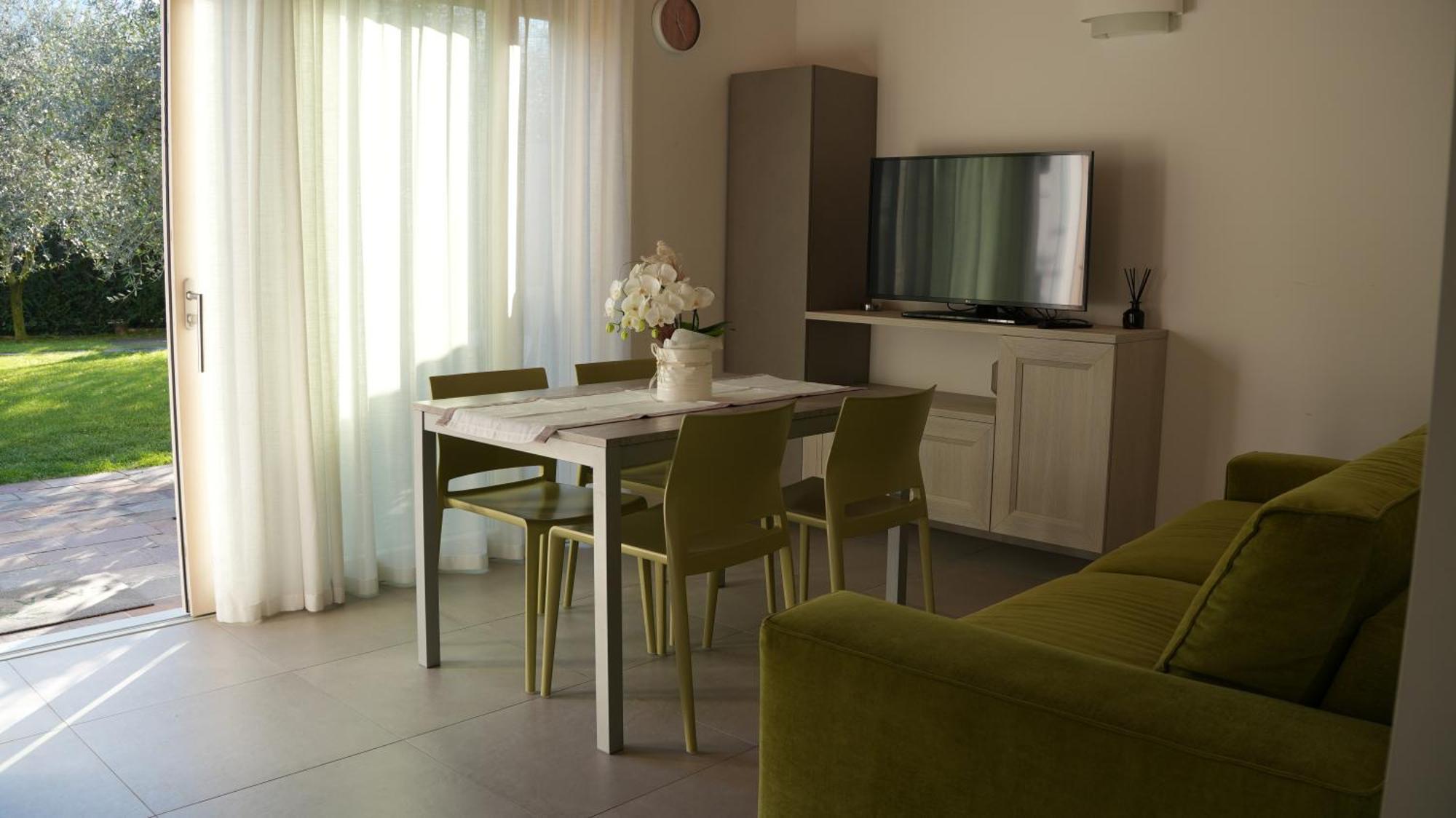 Casa Maria Apartments Riva del Garda Bilik gambar